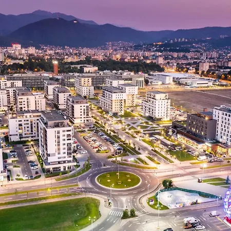 Ada Homes Coresi 302 아파트