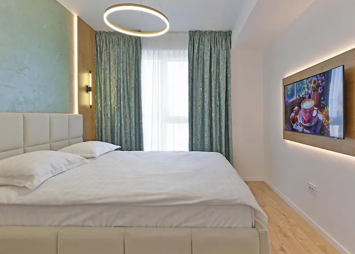 Apartman Ada Homes Coresi 302 *