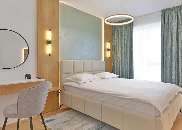 Ada Homes Coresi 302 Apartman *