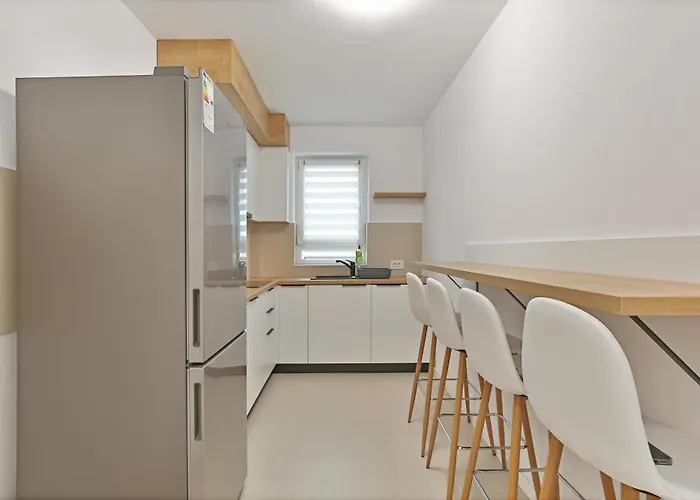 Apartman Ada Homes Coresi 302 *